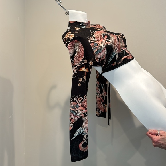 G Mini U.S.A  Long Sleeve Dragon Butterfly Crop Top - Picture 8 of 13